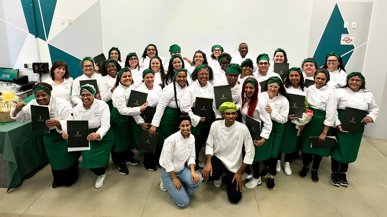 Read more about the article Formatura dos Alunos do Curso Cozinha do Amanhã do Instituto Capim Santo.